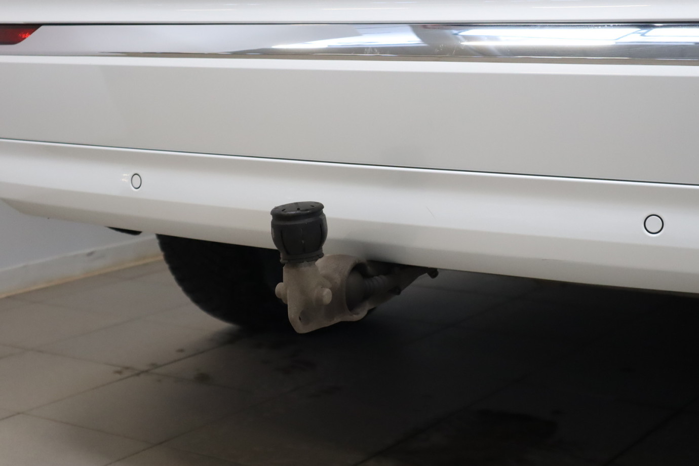 Esittelykuva VOLVO XC90 lataushybridiautosta.