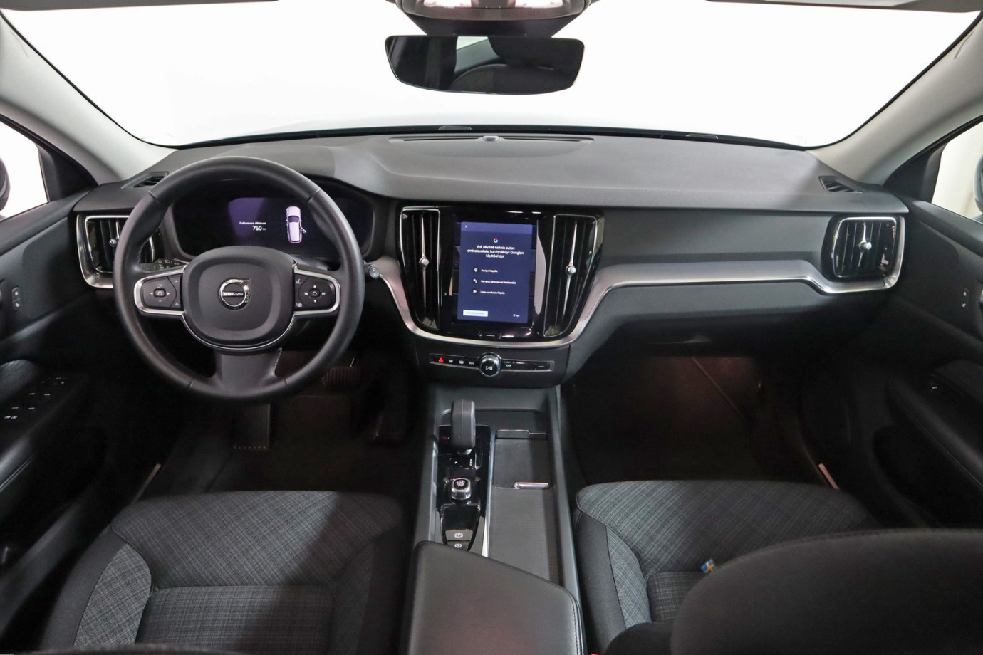 Esittelykuva VOLVO V60 bensiiniautosta.