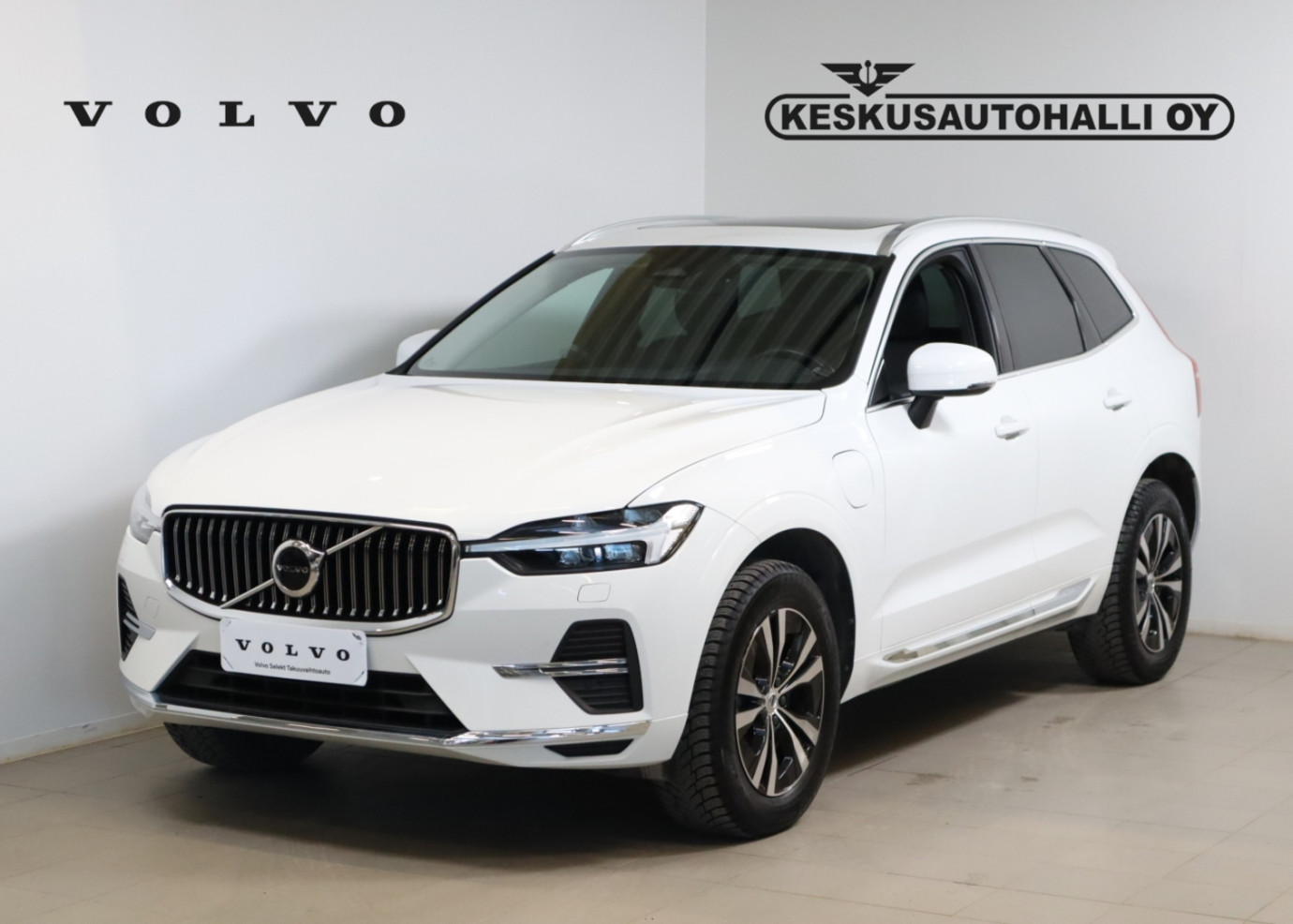 Esittelykuva VOLVO XC60 lataushybridiautosta.