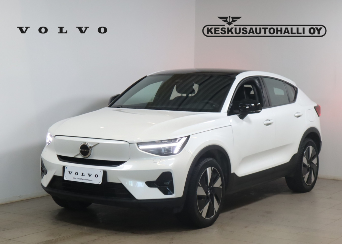 Esittelykuva VOLVO C40 täyssähköautosta.