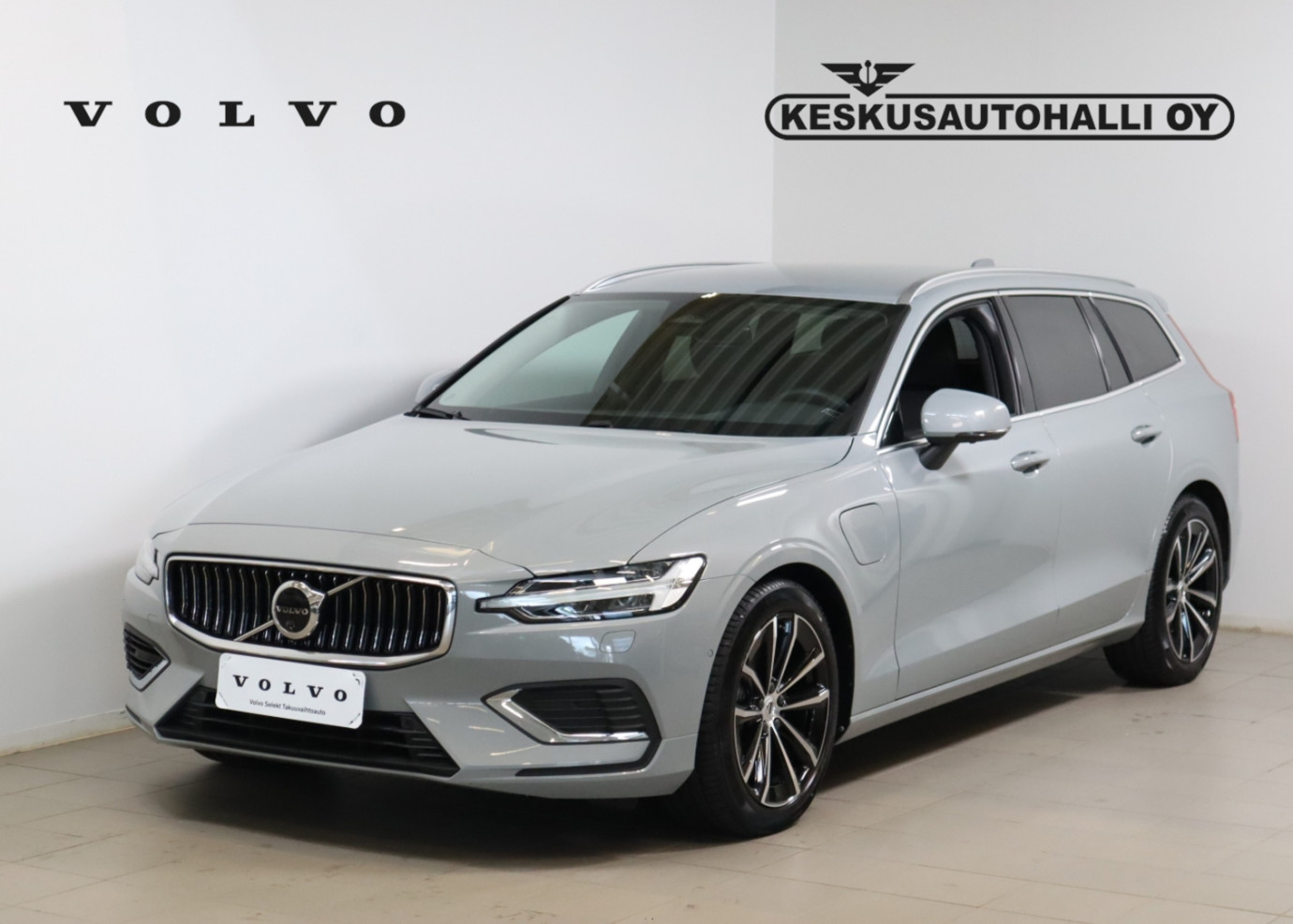 Esittelykuva VOLVO V60 lataushybridiautosta.