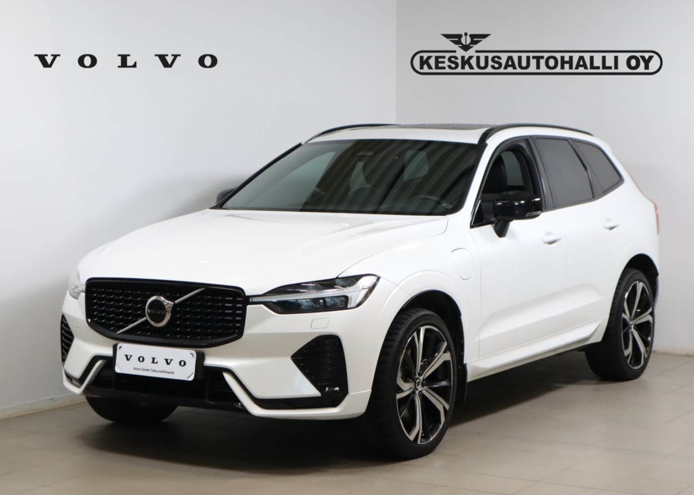 Esittelykuva VOLVO XC60 lataushybridiautosta.