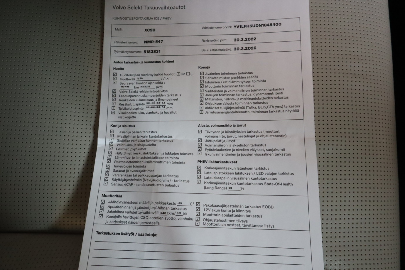 Esittelykuva VOLVO XC90 lataushybridiautosta.