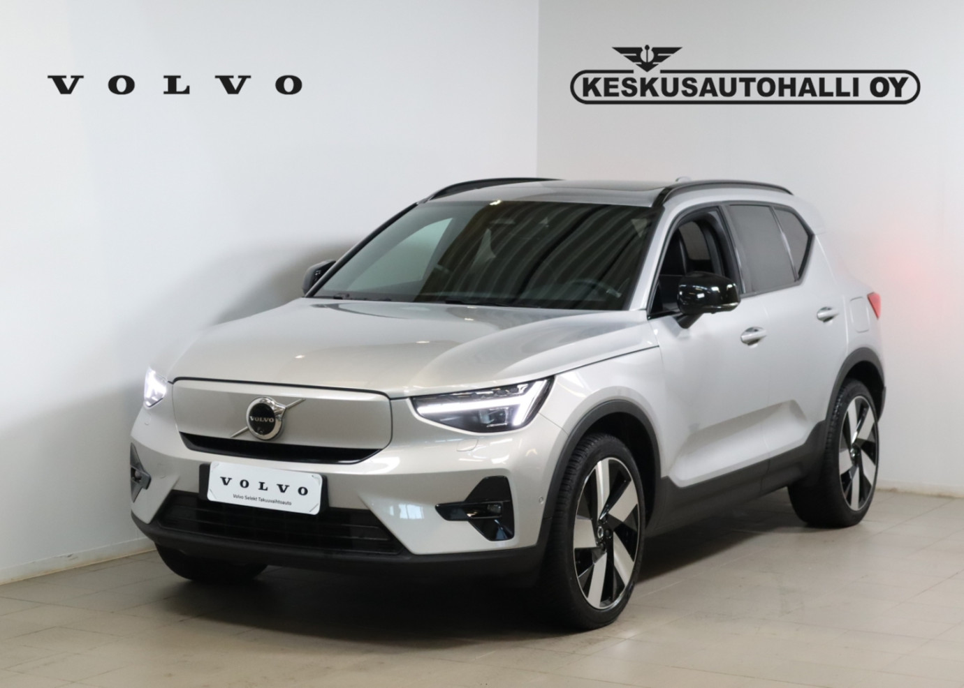 Esittelykuva VOLVO XC40 täyssähköautosta.