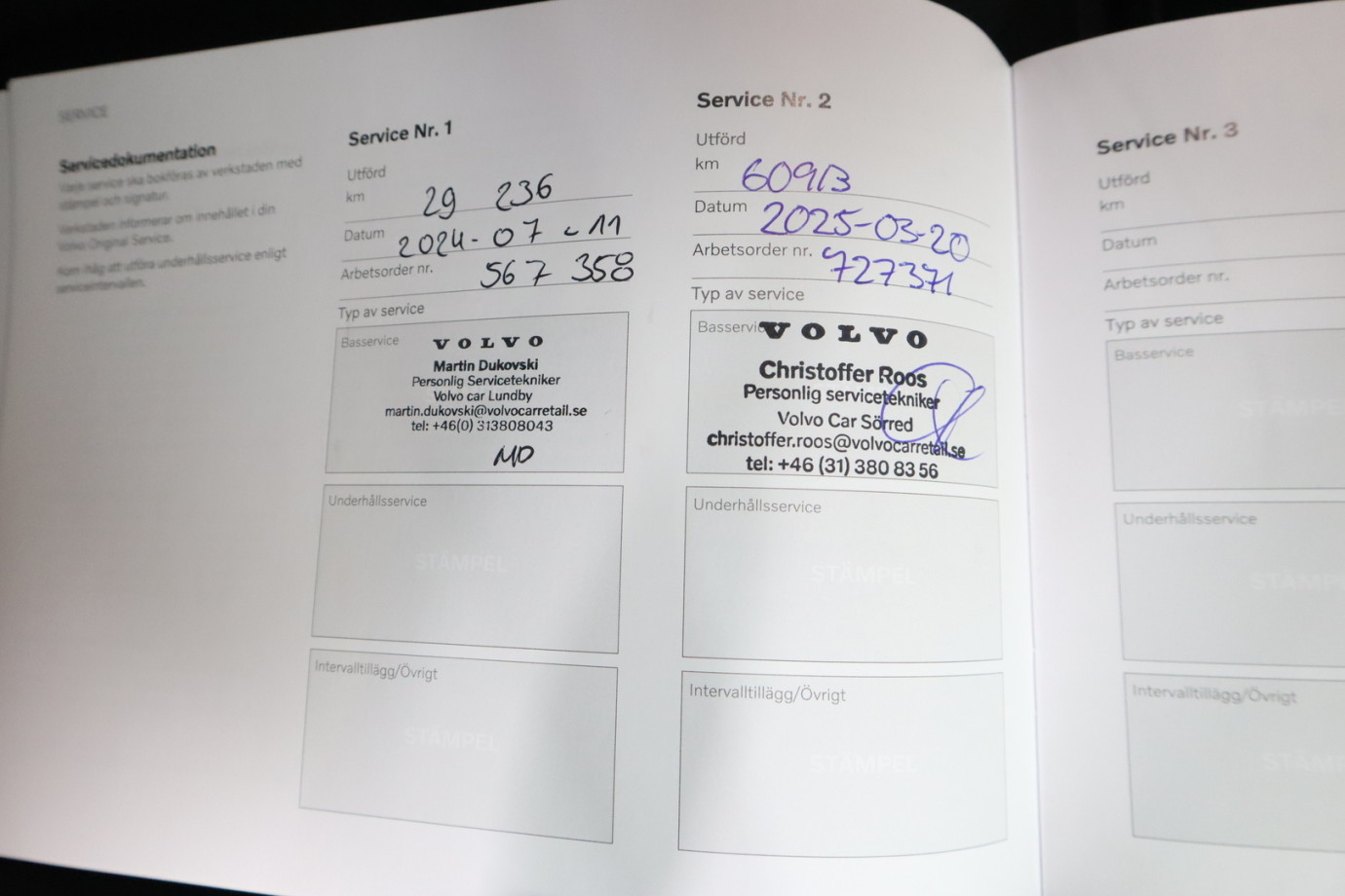 Esittelykuva VOLVO XC40 täyssähköautosta.