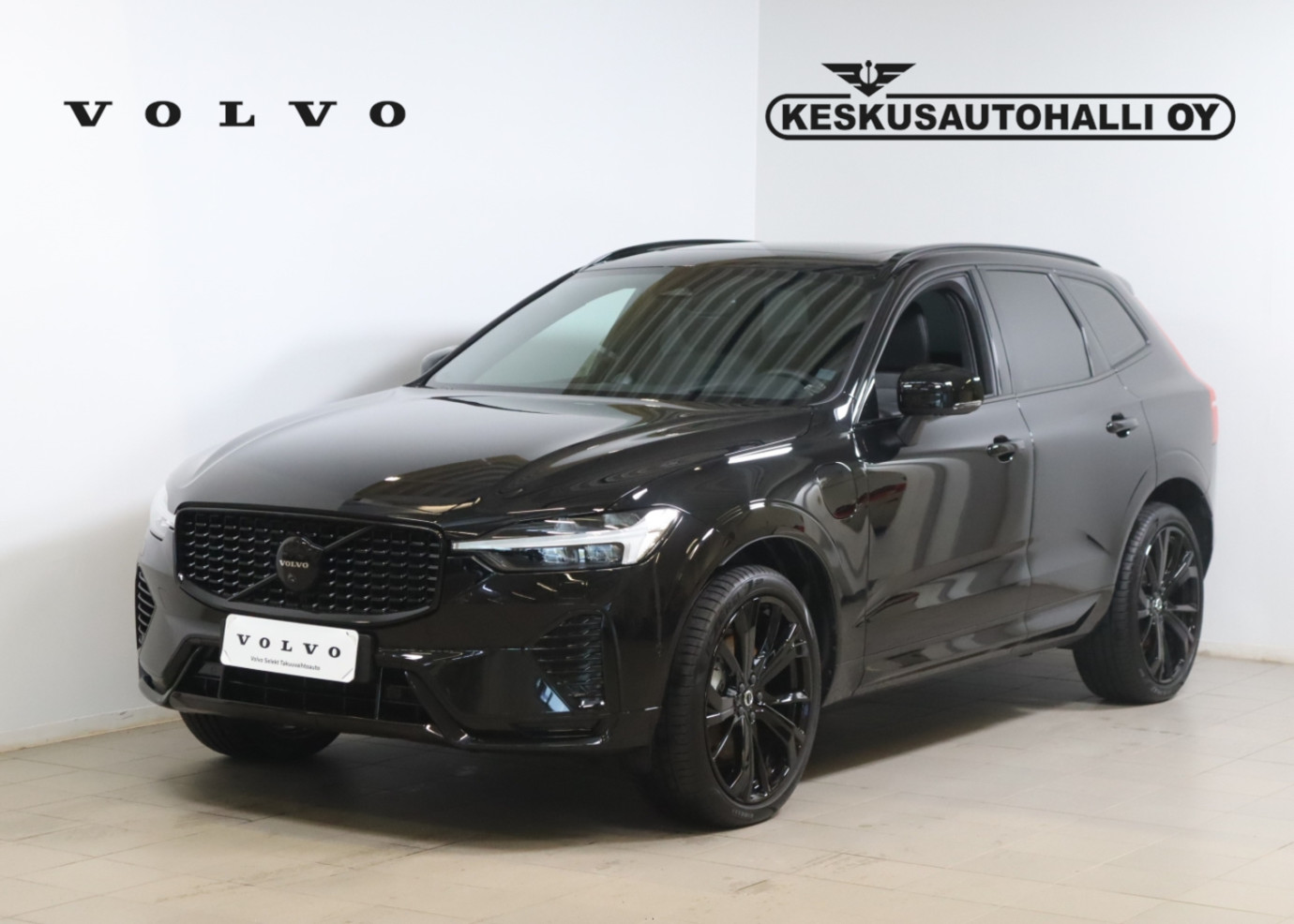 Esittelykuva VOLVO XC60 lataushybridiautosta.