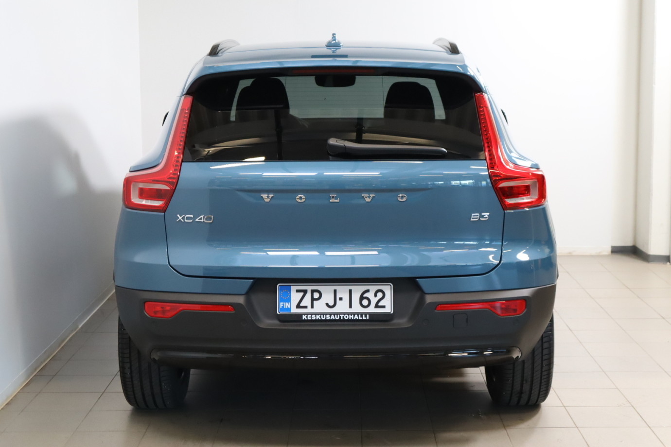 Esittelykuva VOLVO XC40 bensiiniautosta.