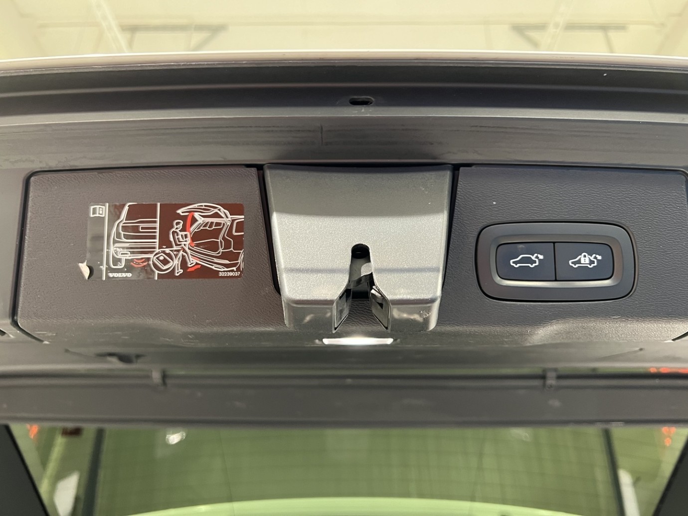 Esittelykuva VOLVO XC60 dieselautosta.