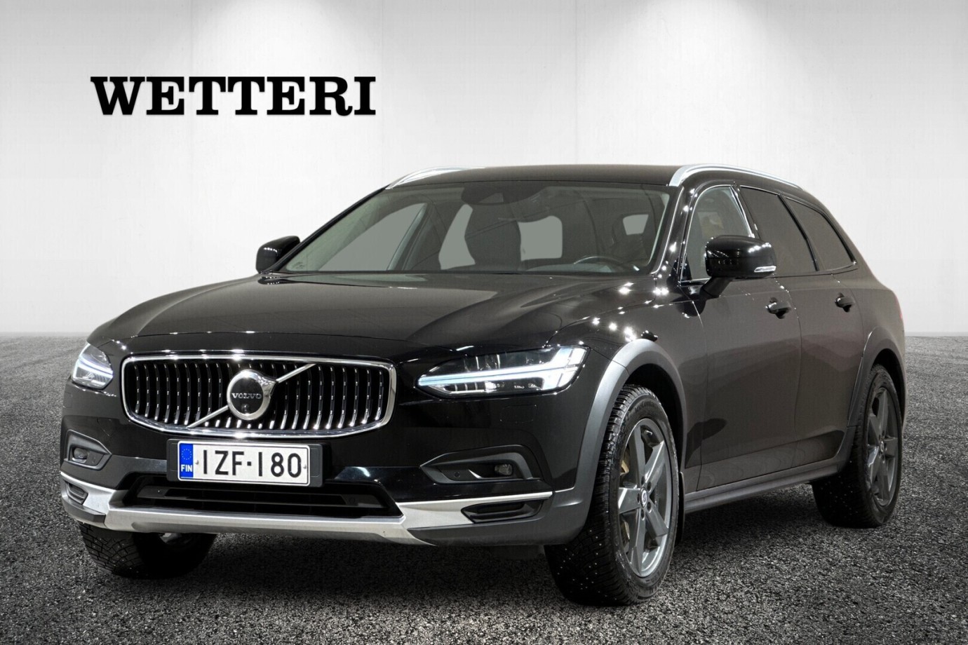 Esittelykuva VOLVO V90 CROSS COUNTRY dieselautosta.