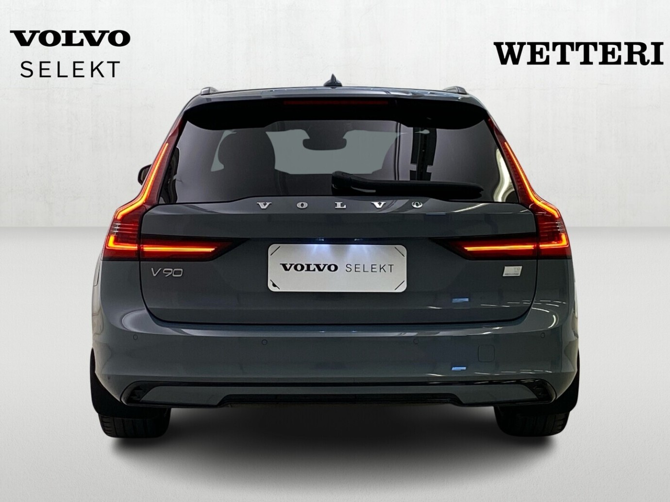 Esittelykuva VOLVO V90 lataushybridiautosta.