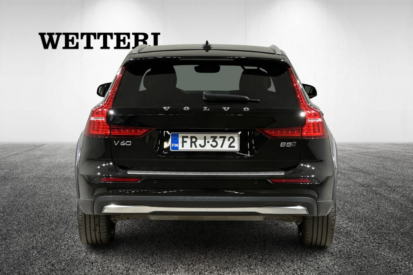 Esittelykuva VOLVO V60 CROSS COUNTRY kevythybridiautosta.
