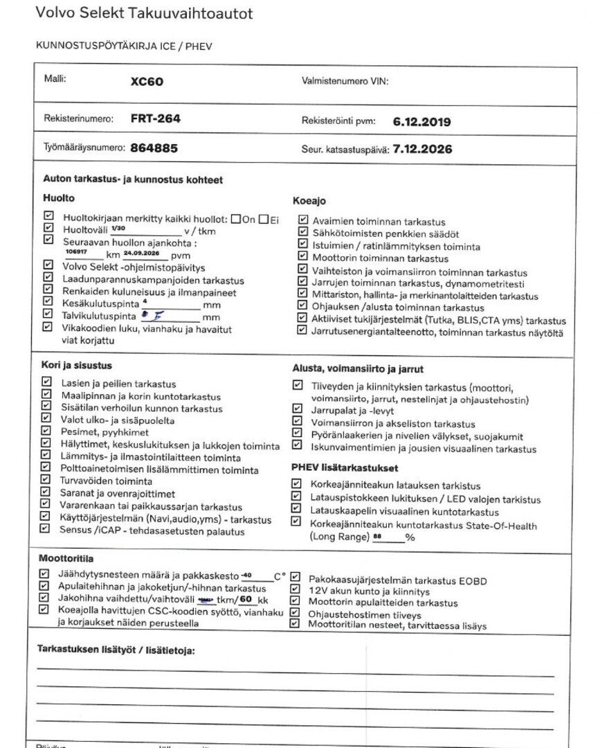 Esittelykuva VOLVO XC60 lataushybridiautosta.