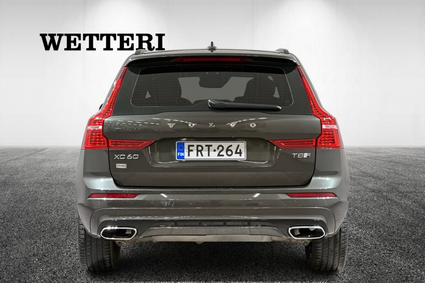Esittelykuva VOLVO XC60 lataushybridiautosta.