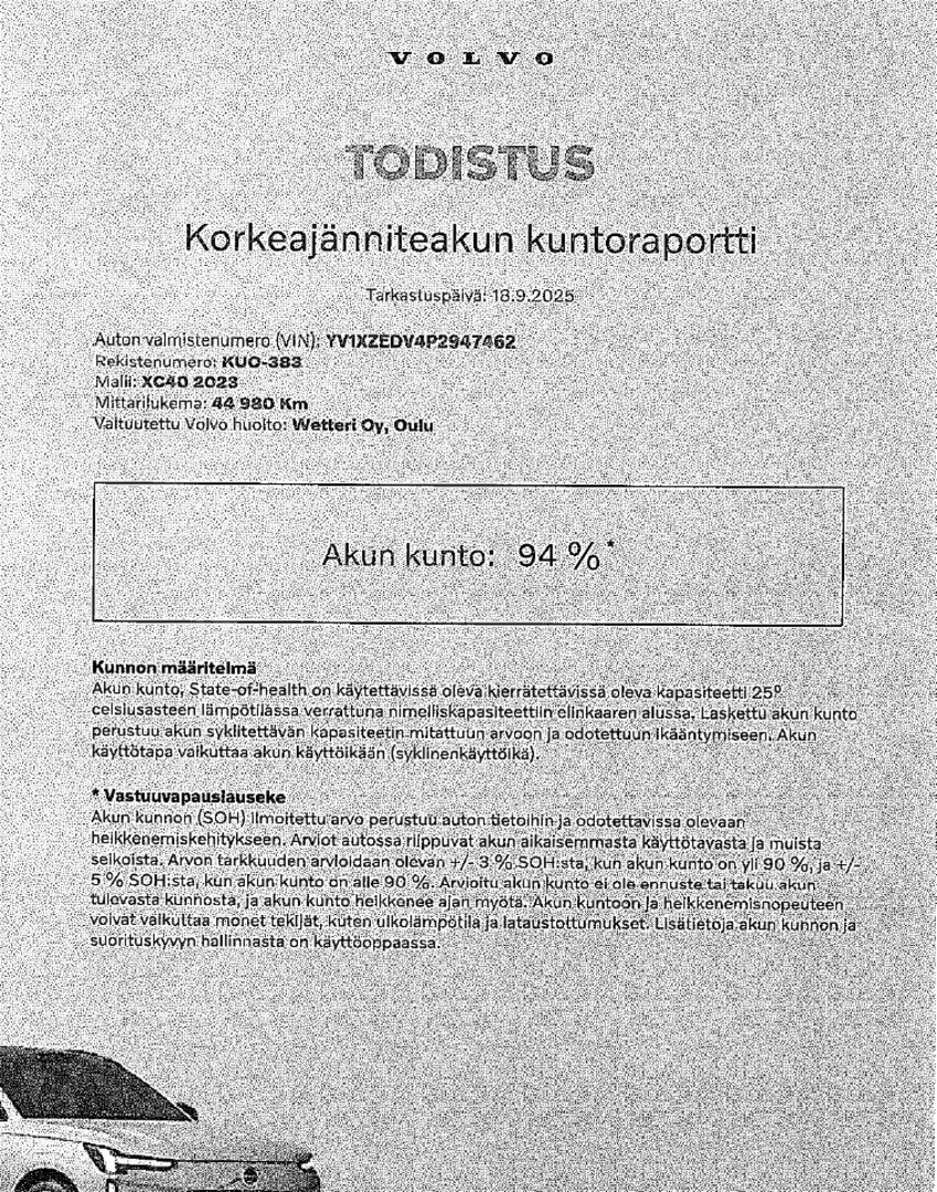 Esittelykuva VOLVO XC40 täyssähköautosta.