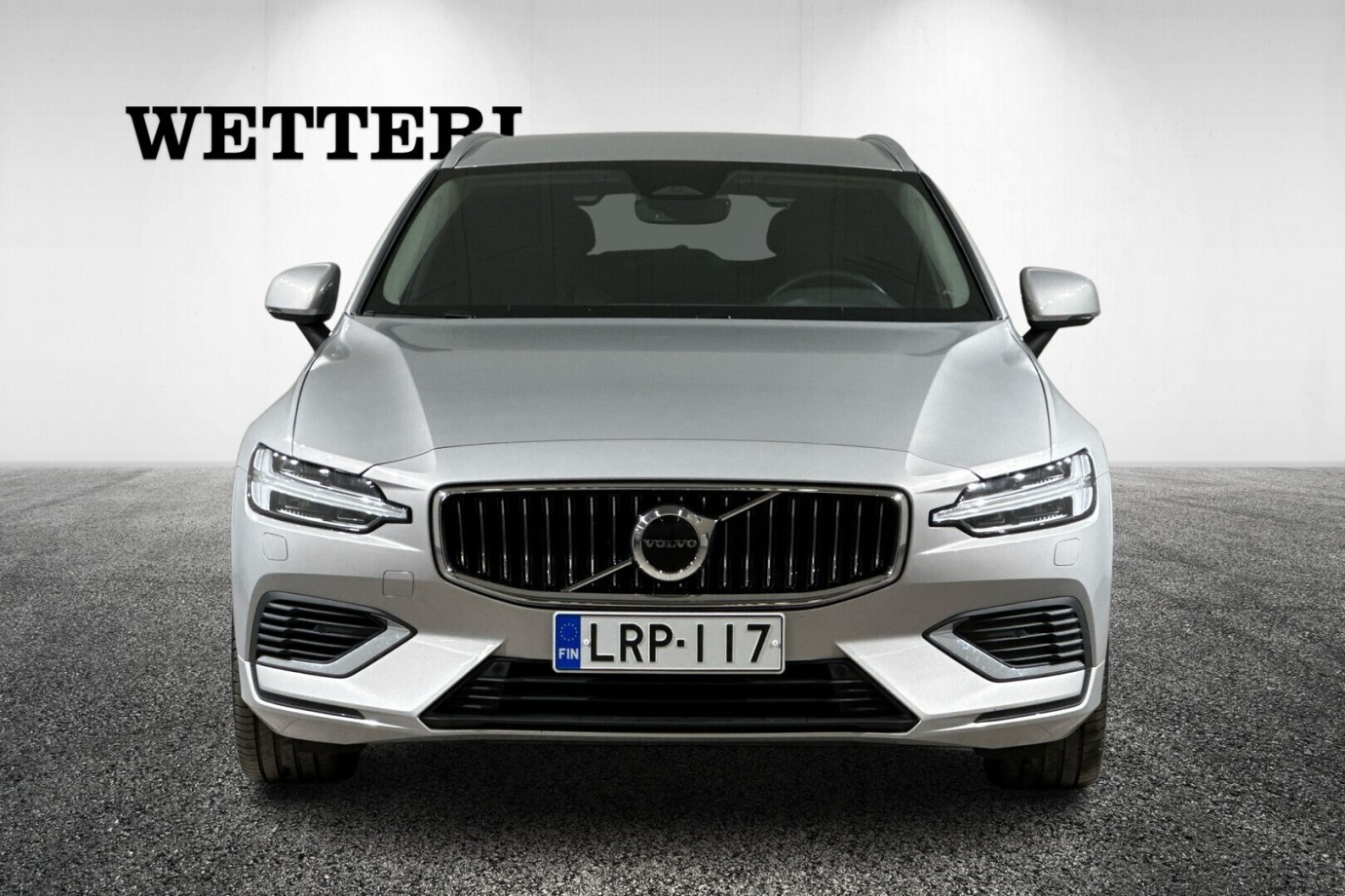 Esittelykuva VOLVO V60 lataushybridiautosta.