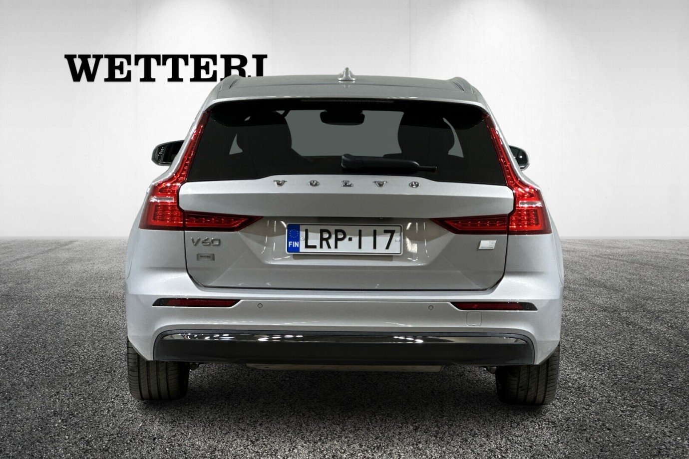 Esittelykuva VOLVO V60 lataushybridiautosta.