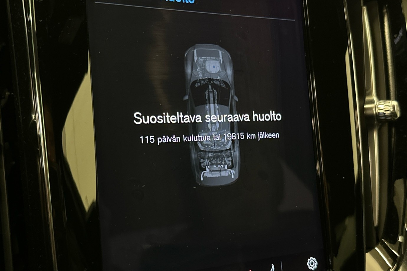 Esittelykuva VOLVO S60 lataushybridiautosta.