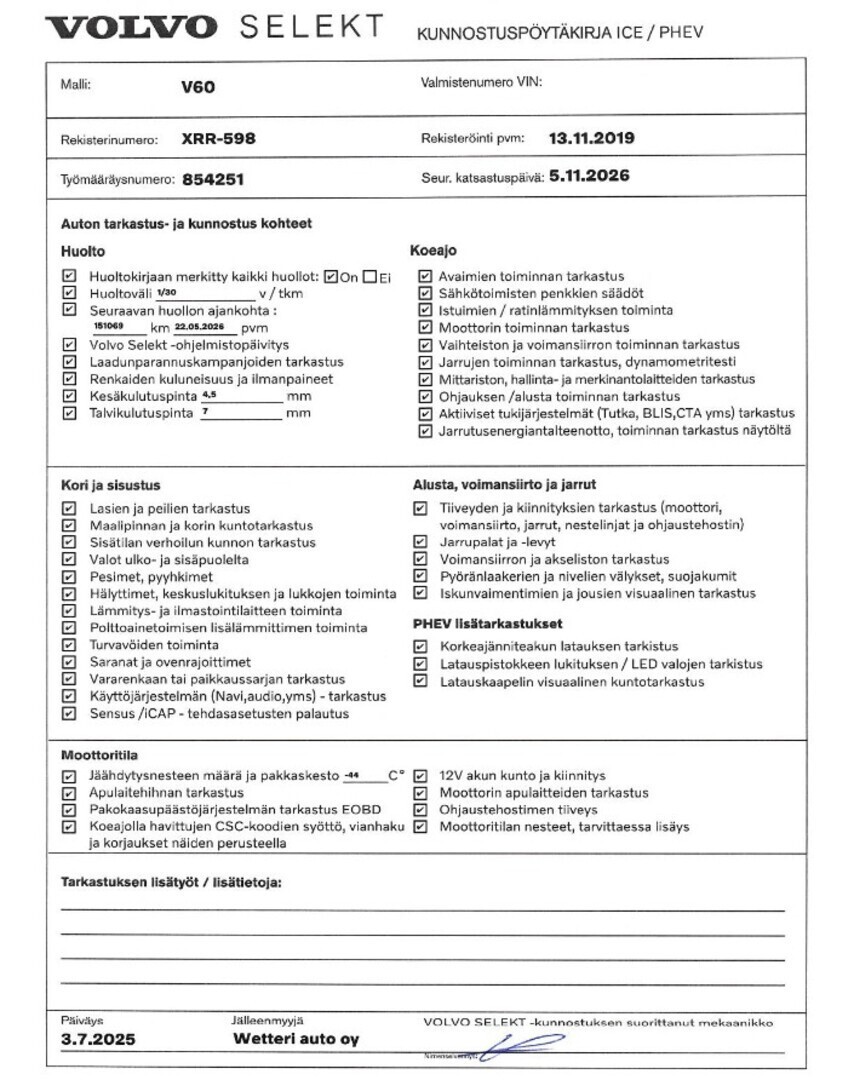 Esittelykuva VOLVO V60 lataushybridiautosta.