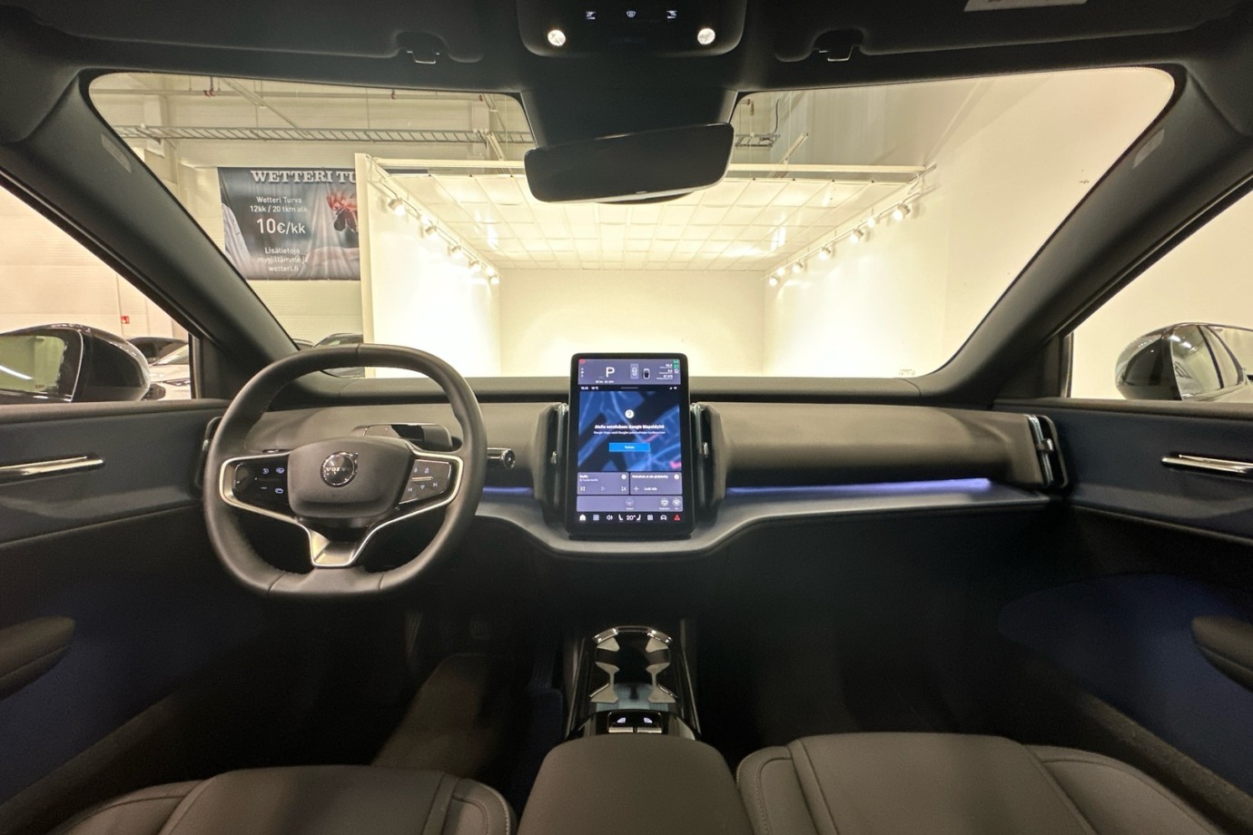 Esittelykuva VOLVO EX30 täyssähköautosta.