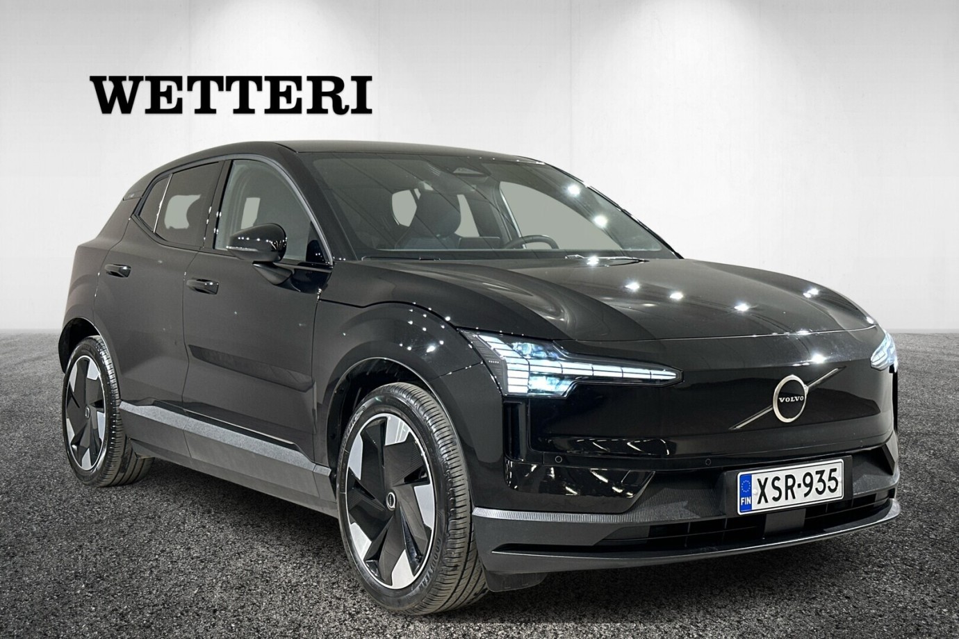 Esittelykuva VOLVO EX30 täyssähköautosta.