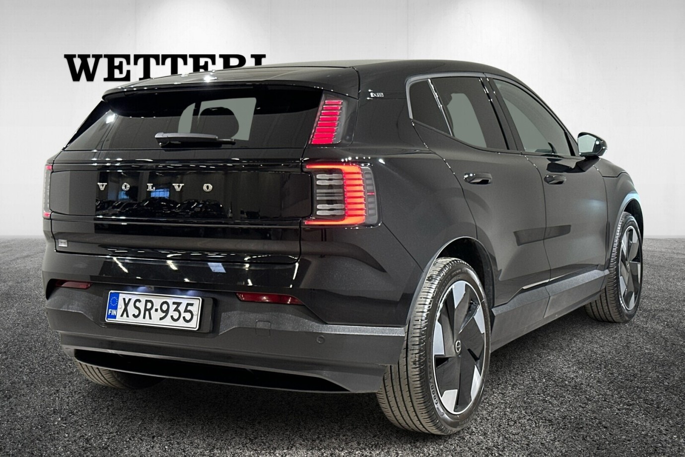 Esittelykuva VOLVO EX30 täyssähköautosta.