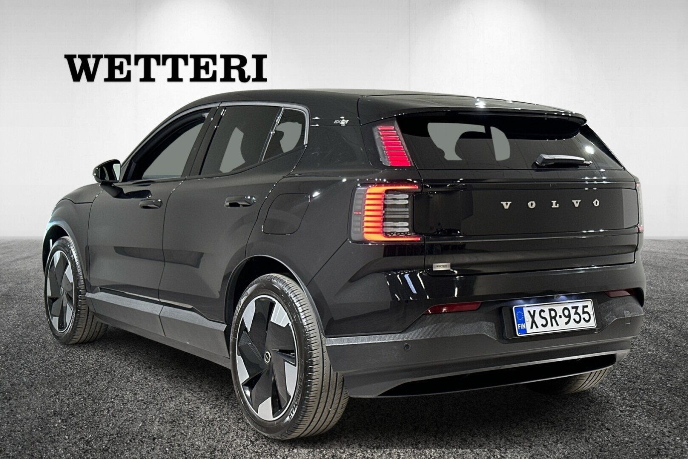 Esittelykuva VOLVO EX30 täyssähköautosta.