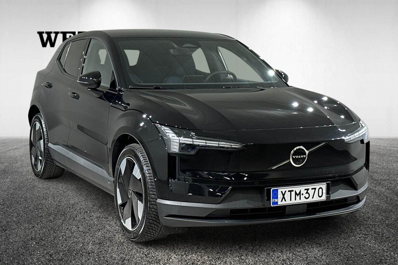 Esittelykuva VOLVO EX30 täyssähköautosta.