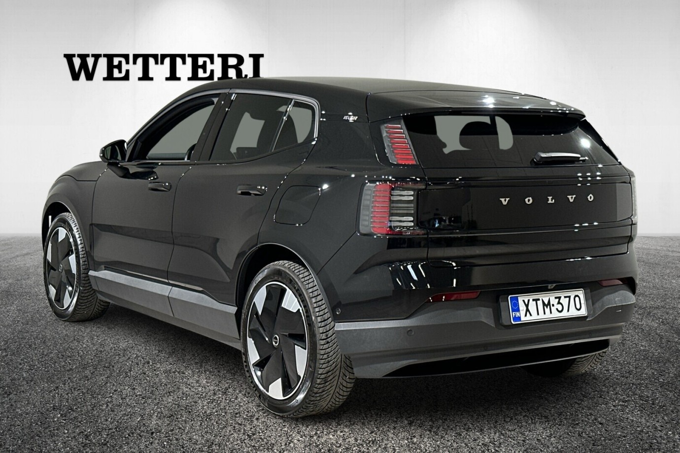 Esittelykuva VOLVO EX30 täyssähköautosta.
