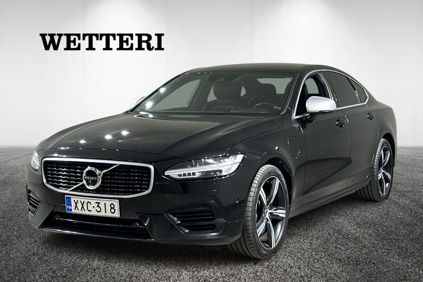 Esittelykuva VOLVO S90 lataushybridiautosta.