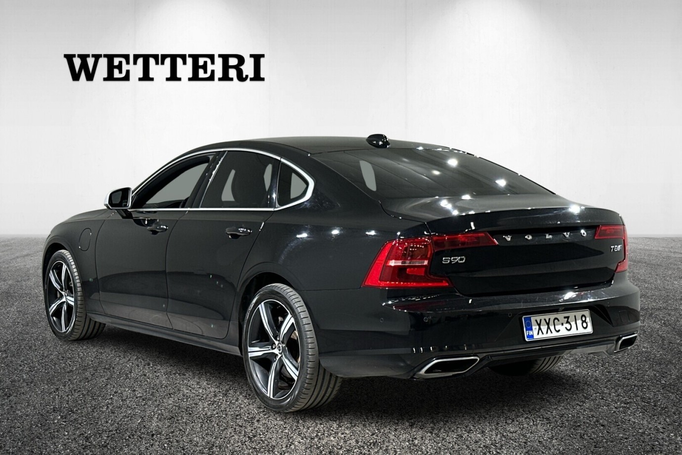 Esittelykuva VOLVO S90 lataushybridiautosta.
