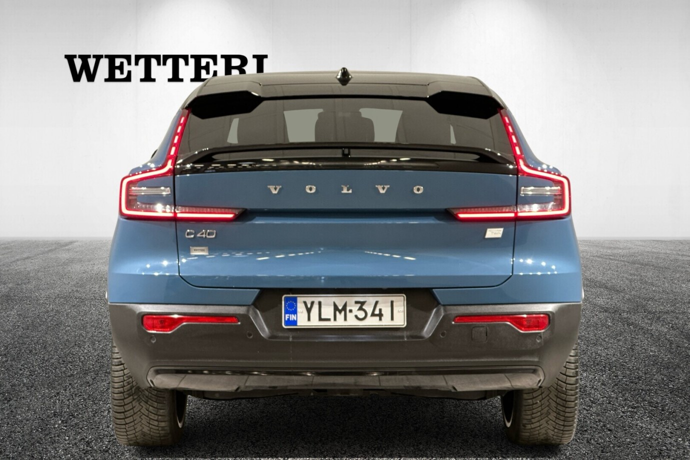 Esittelykuva VOLVO C40 täyssähköautosta.