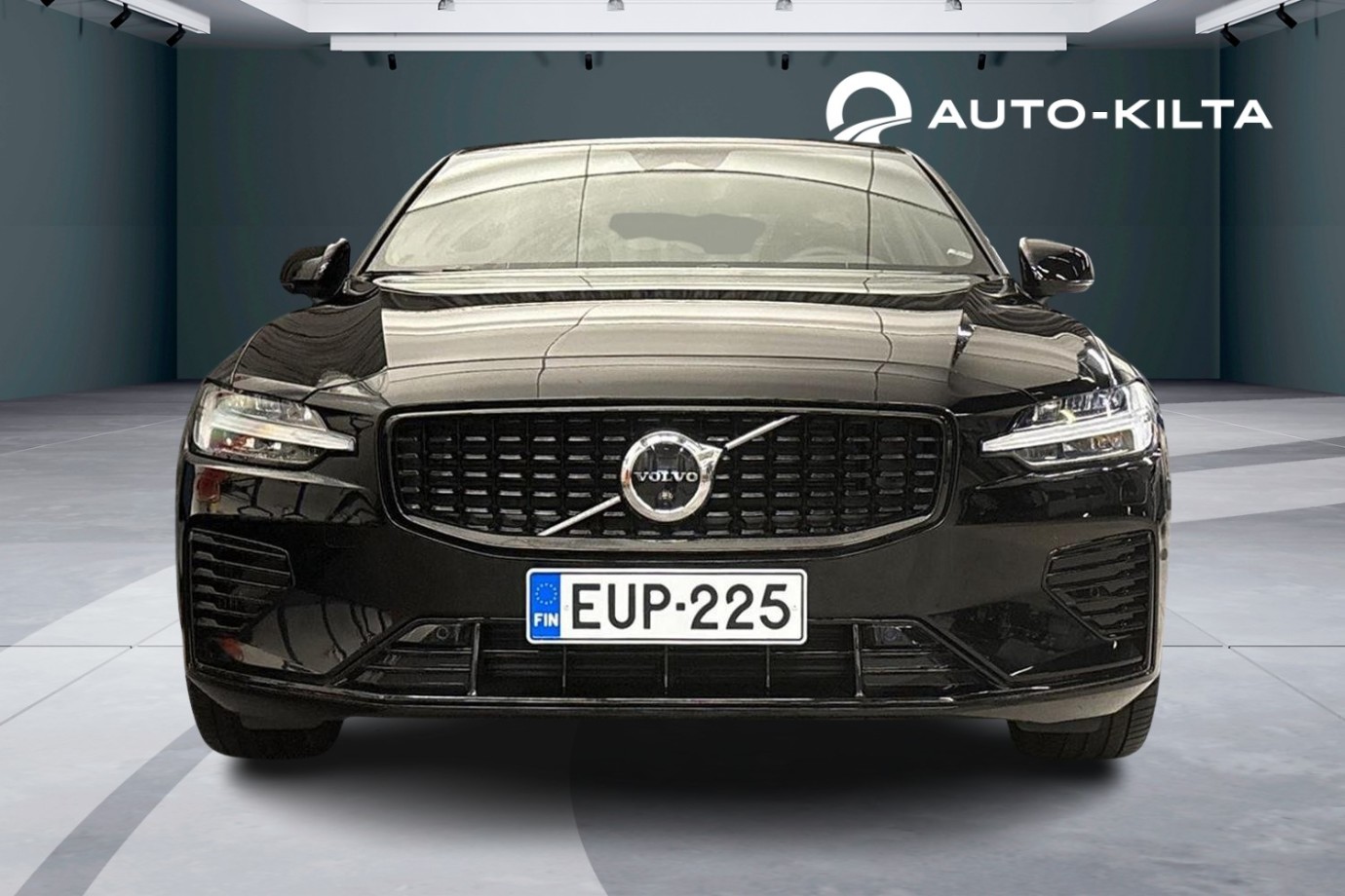 Esittelykuva Volvo S60 lataushybridiautosta.