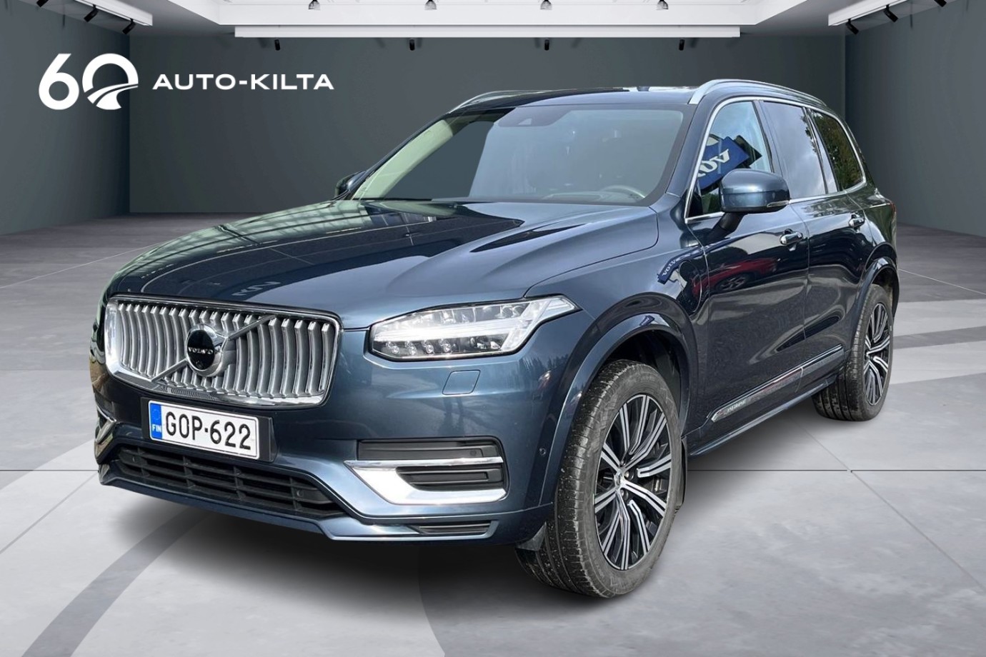 Esittelykuva VOLVO XC90 lataushybridiautosta.