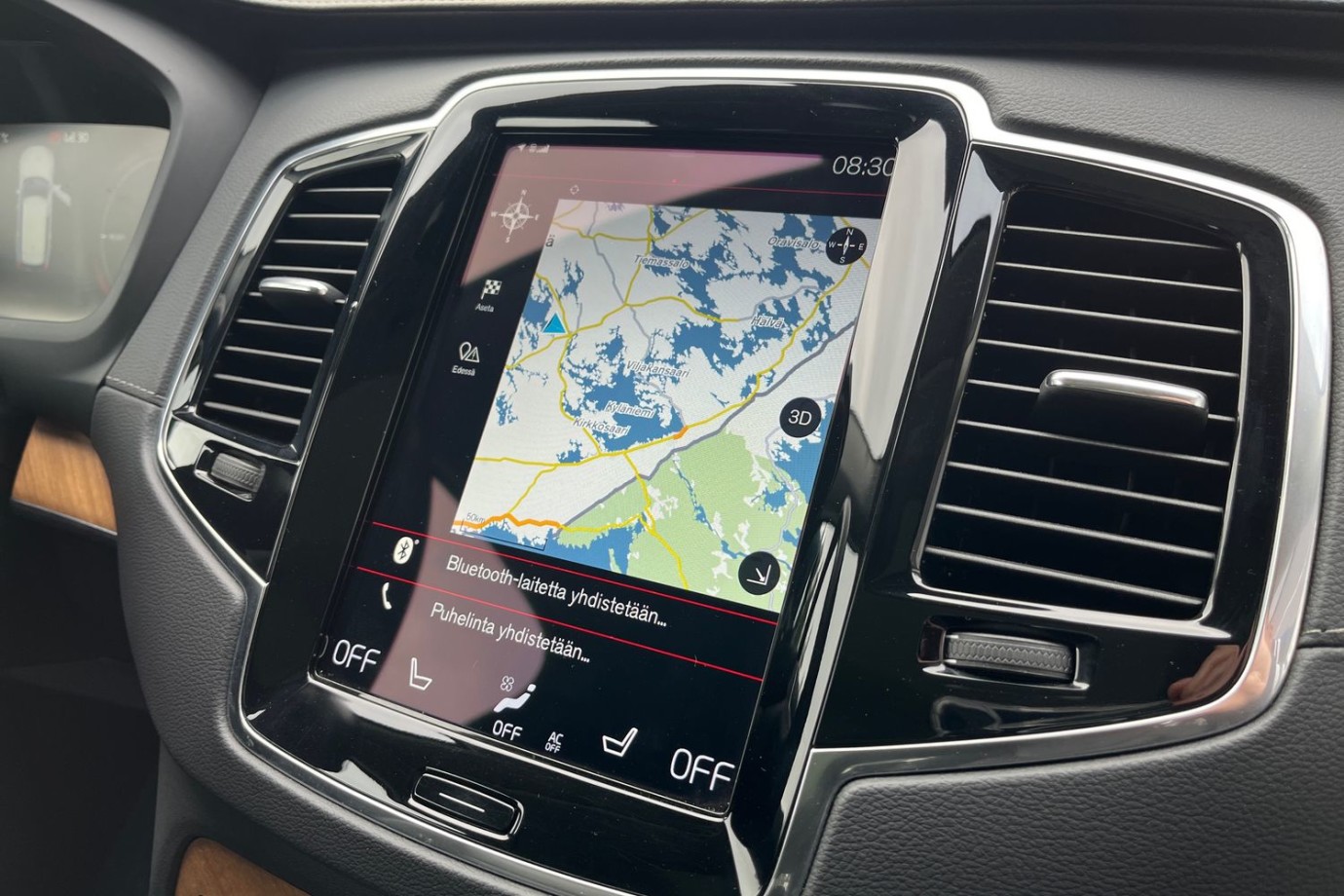 Esittelykuva VOLVO XC90 lataushybridiautosta.