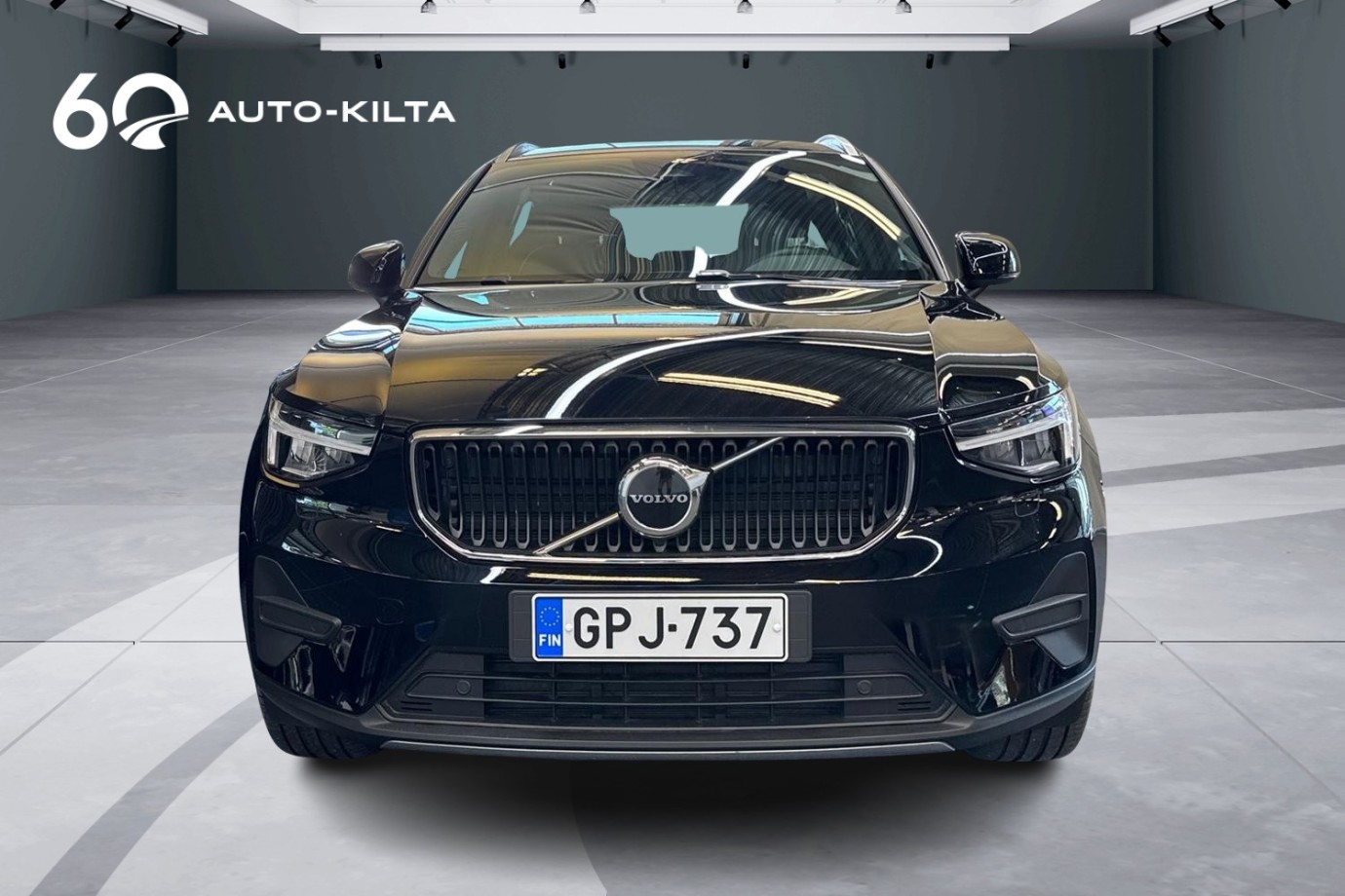 Esittelykuva VOLVO XC40 kevythybridiautosta.