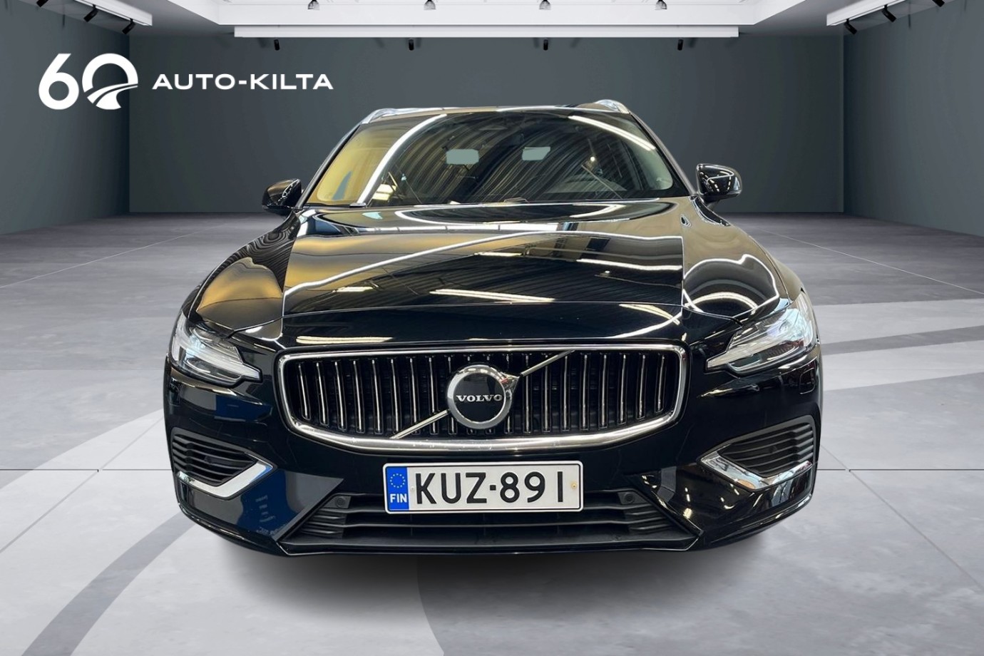 Esittelykuva VOLVO V60 lataushybridiautosta.