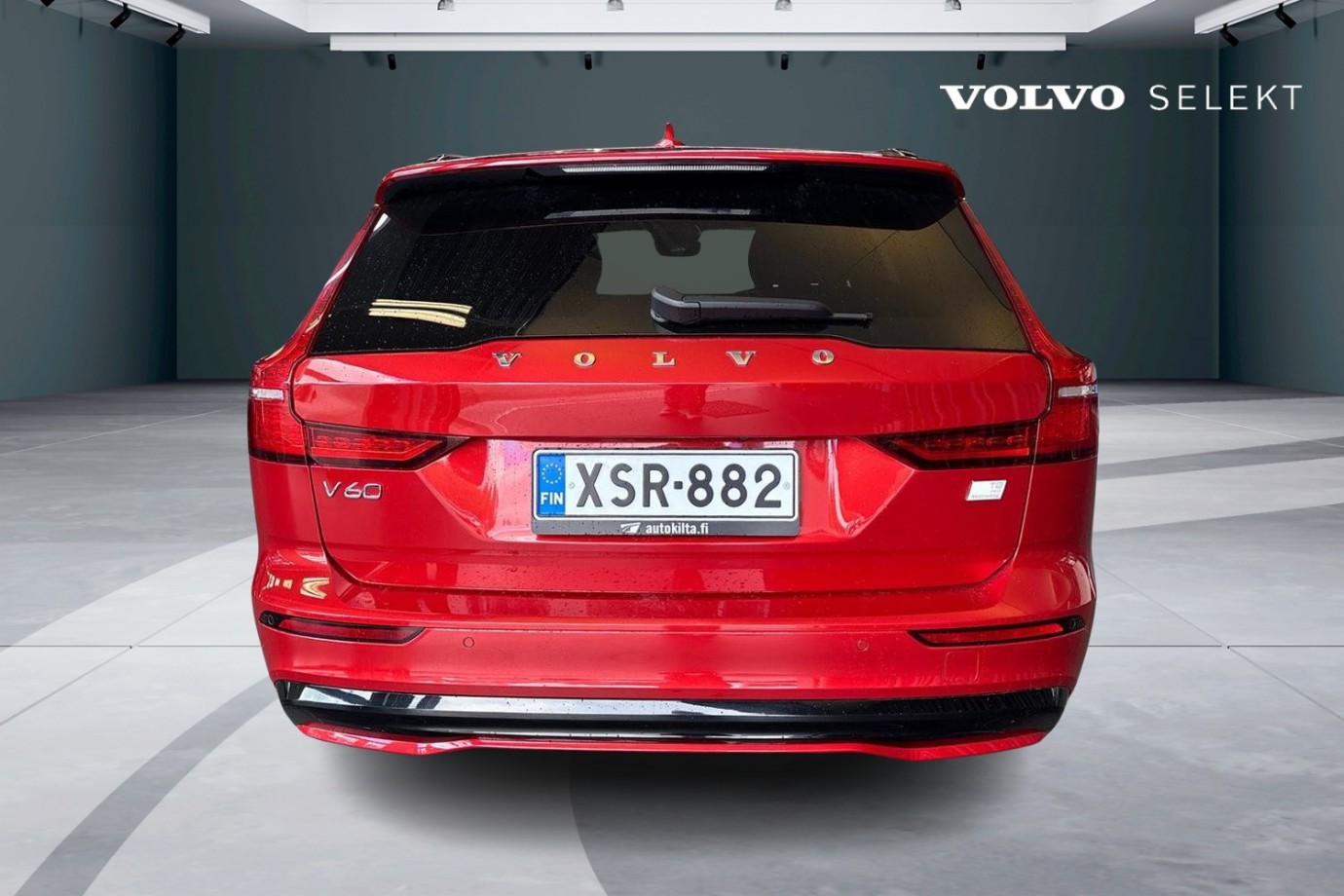 Esittelykuva Volvo V60 lataushybridiautosta.