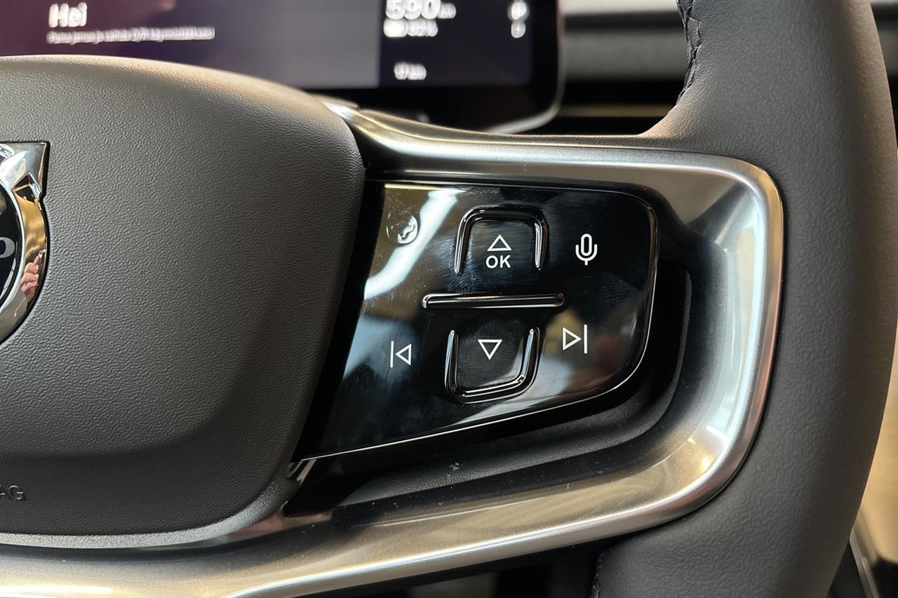 Esittelykuva Volvo EX90 täyssähköautosta.