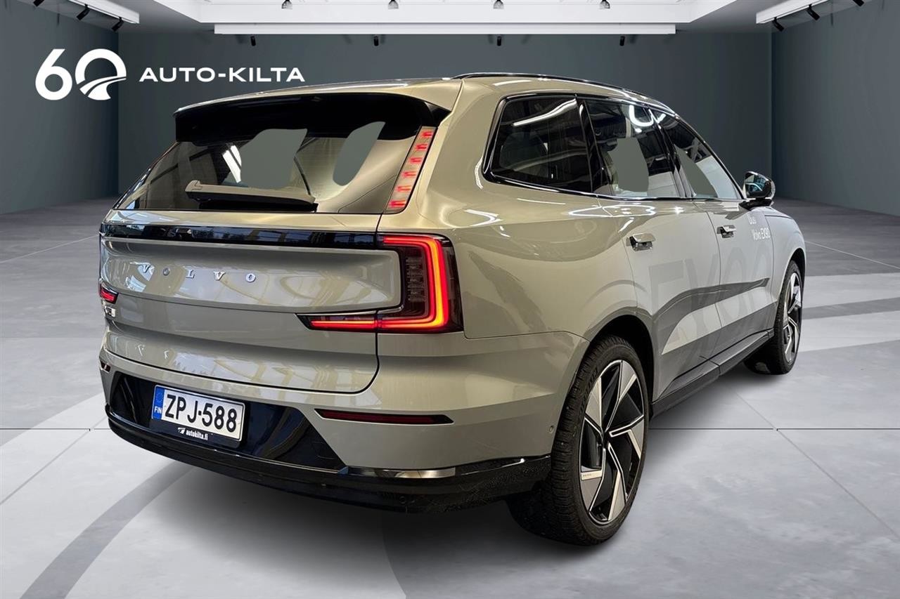 Esittelykuva Volvo EX90 täyssähköautosta.