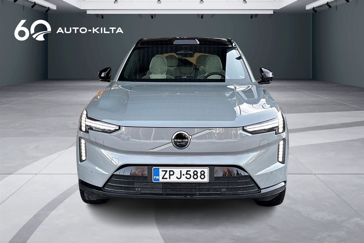 Esittelykuva Volvo EX90 täyssähköautosta.