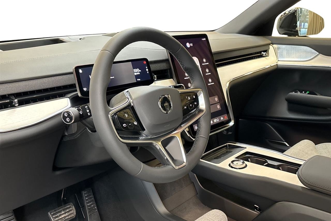 Esittelykuva Volvo EX90 täyssähköautosta.
