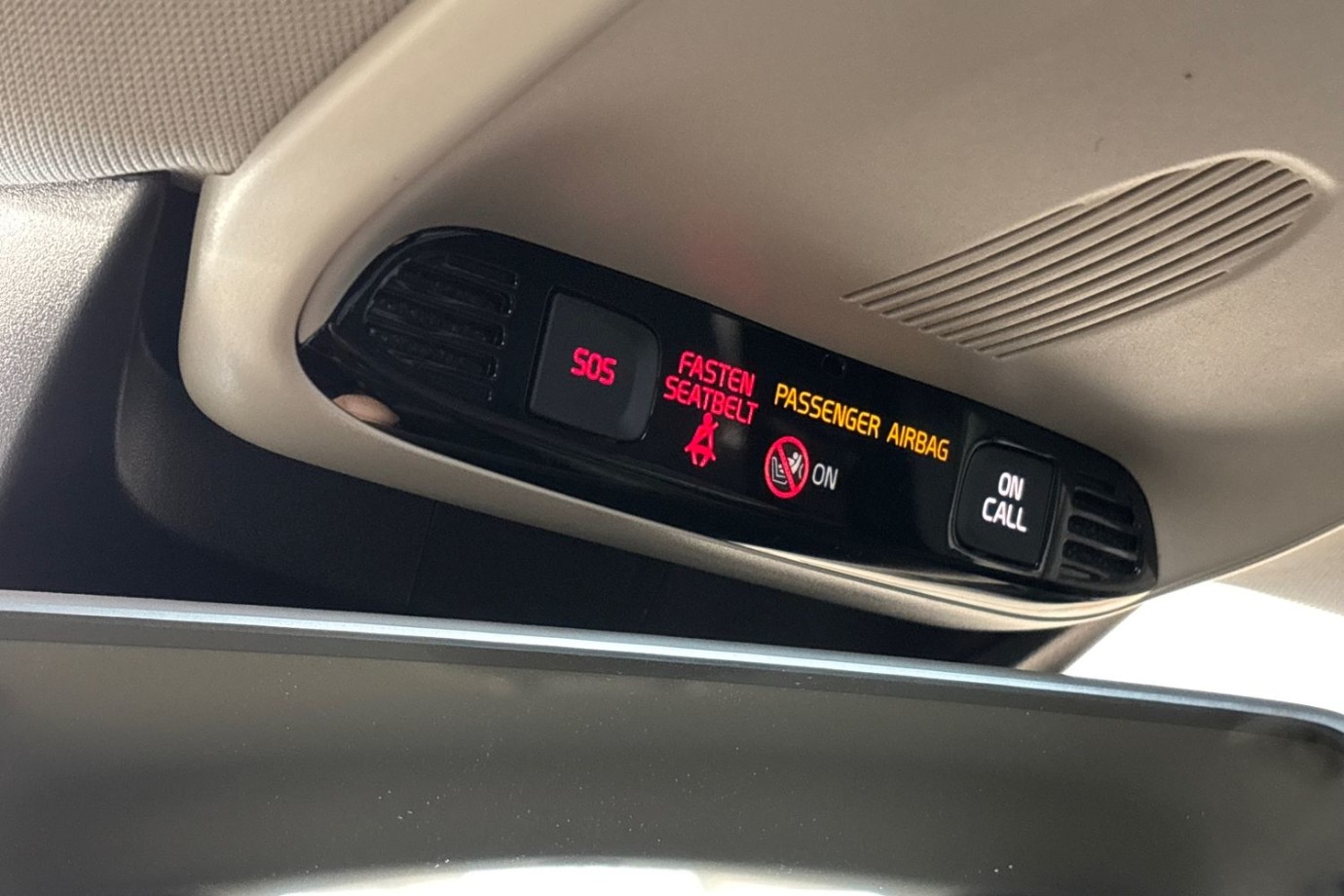 Esittelykuva Volvo V40 bensiiniautosta.