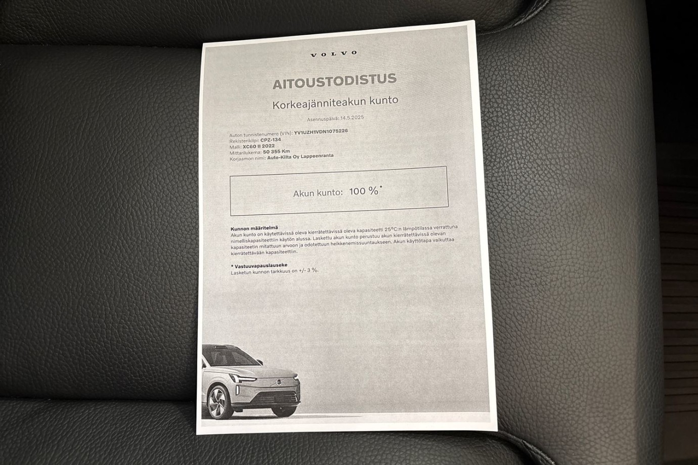 Esittelykuva Volvo XC60 lataushybridiautosta.