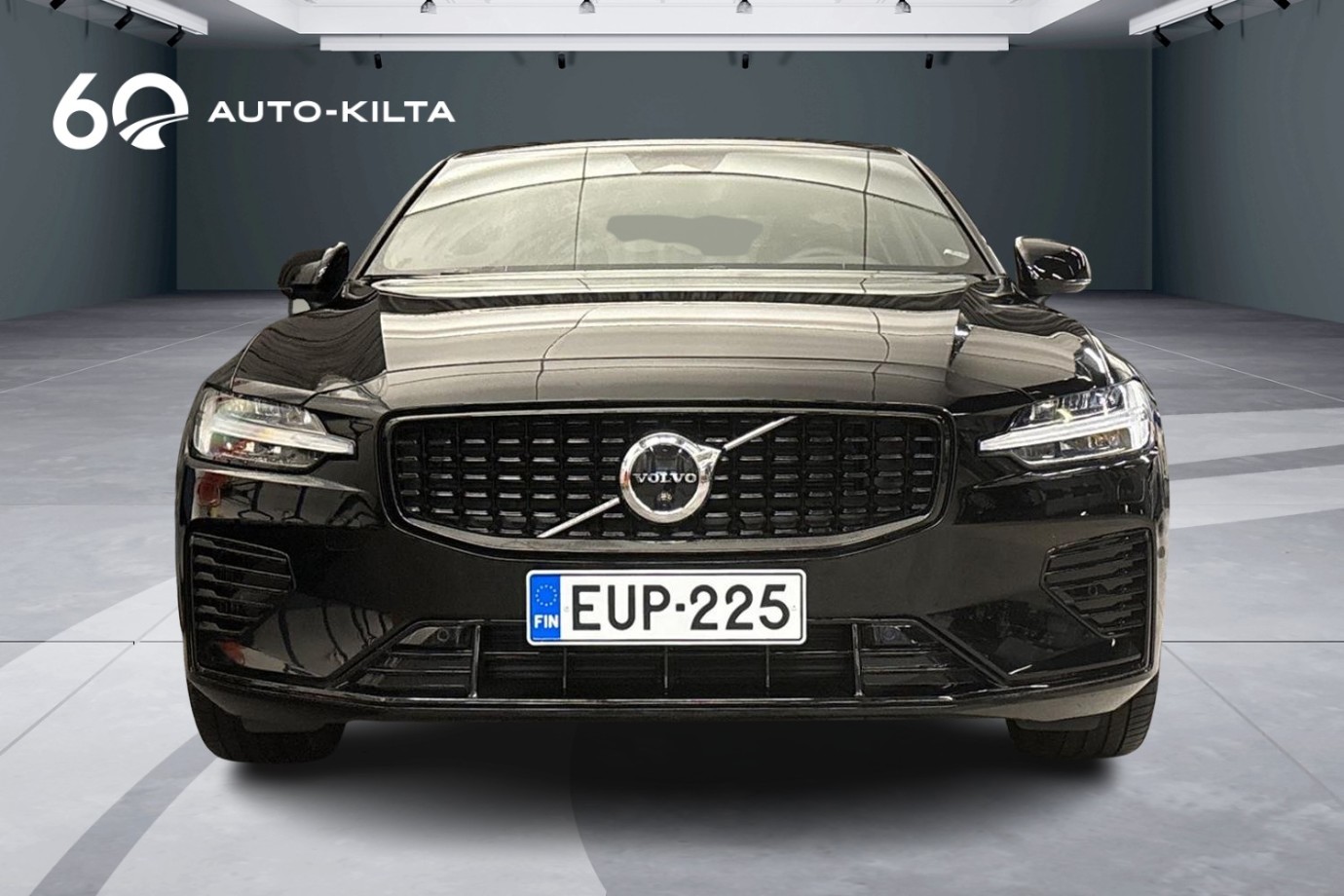Esittelykuva Volvo S60 lataushybridiautosta.