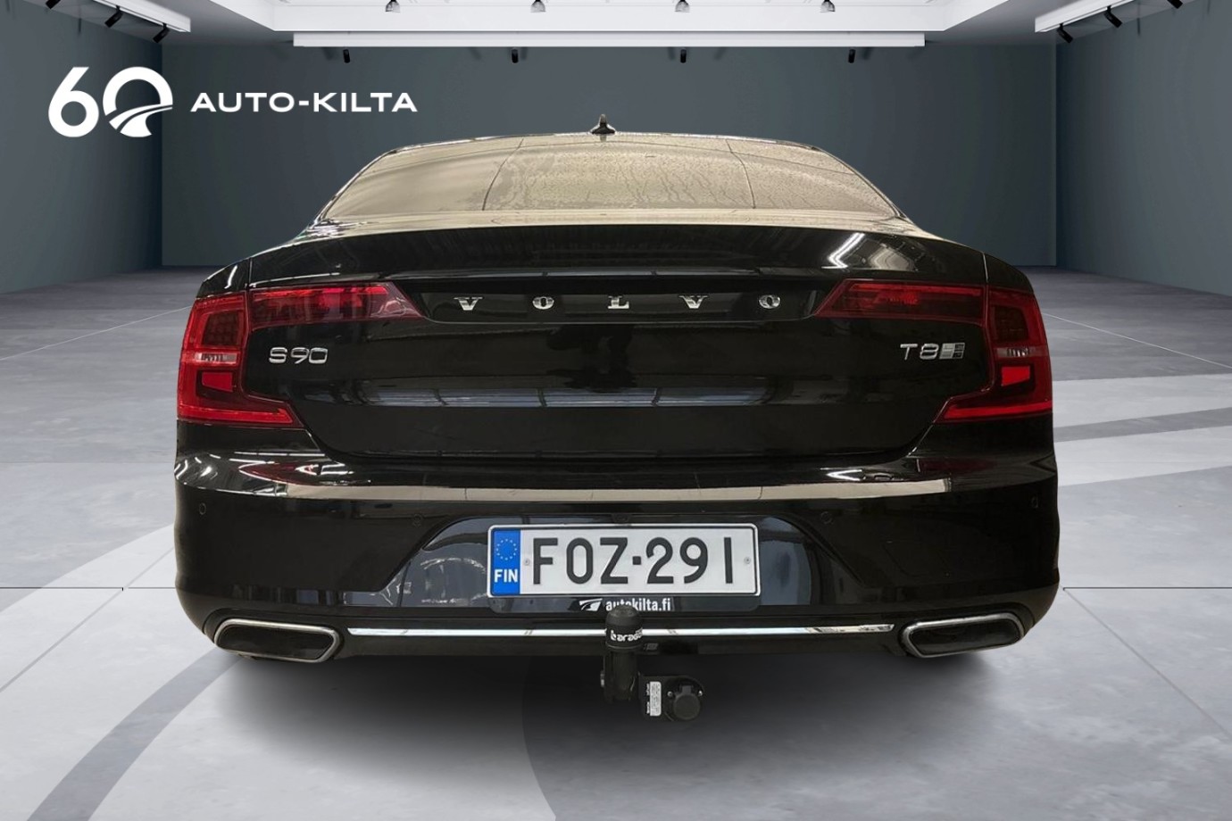 Esittelykuva Volvo S90 lataushybridiautosta.