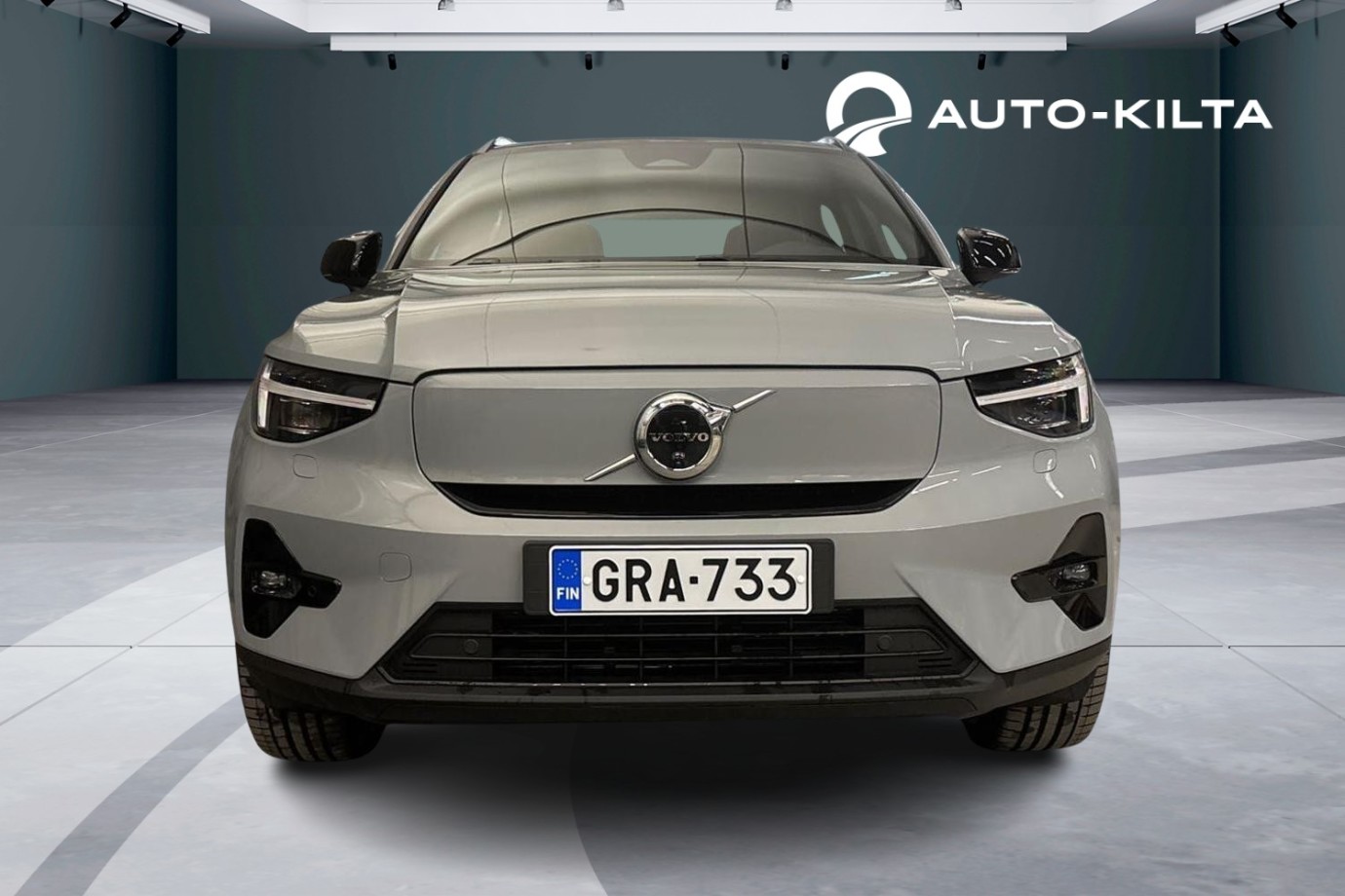 Esittelykuva Volvo EX40 täyssähköautosta.