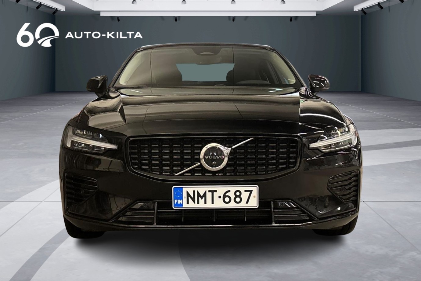 Esittelykuva Volvo S60 lataushybridiautosta.