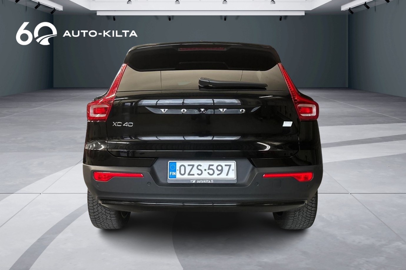 Esittelykuva Volvo XC40 täyssähköautosta.