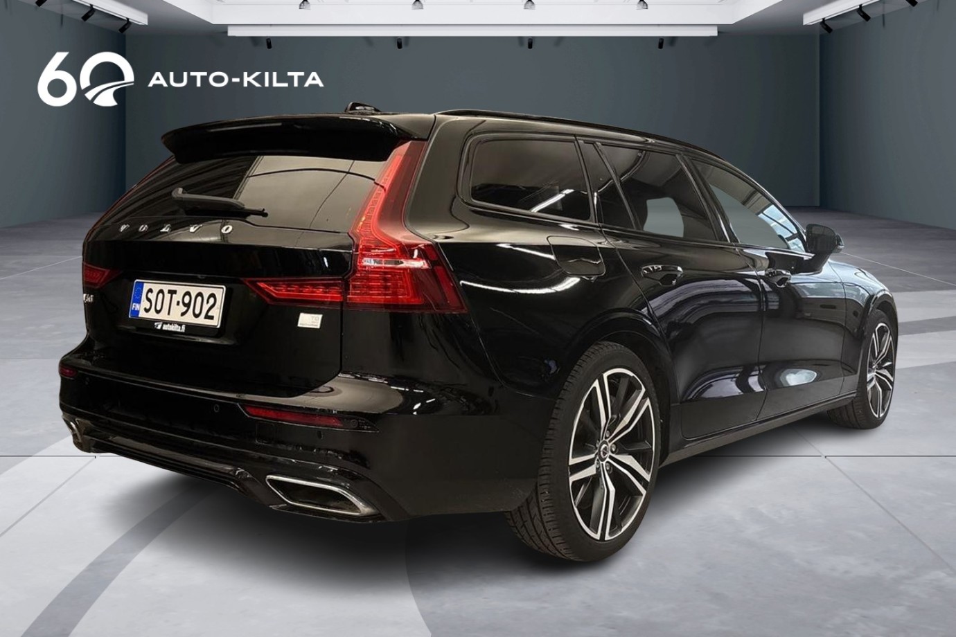 Esittelykuva Volvo V60 lataushybridiautosta.