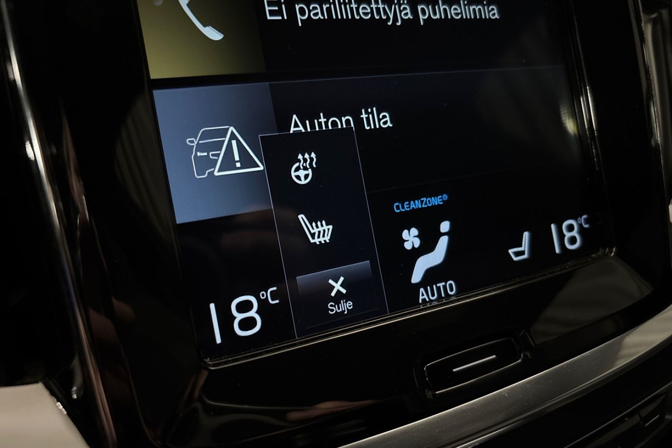 Esittelykuva Volvo V60 lataushybridiautosta.